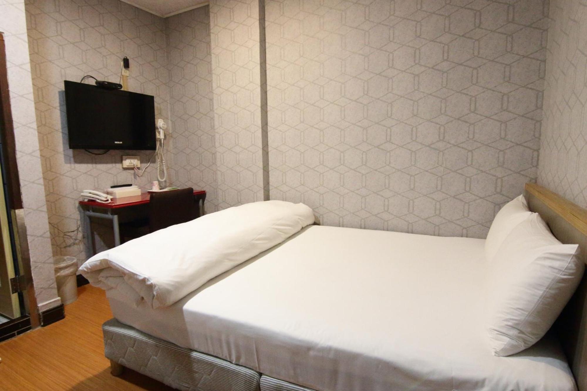 Baoshan Hotel Zhongli Bagian luar foto