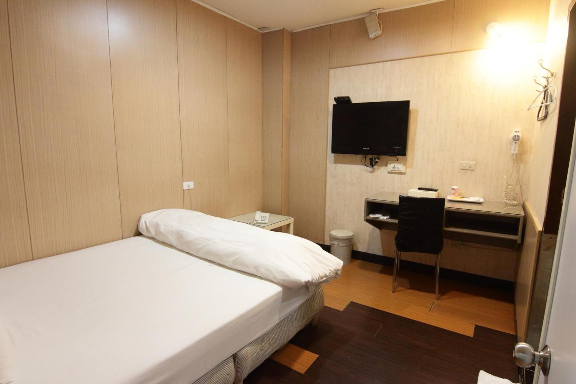 Baoshan Hotel Zhongli Bagian luar foto