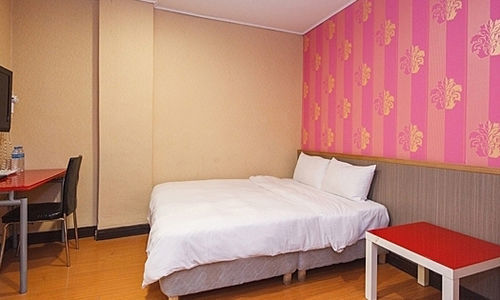 Baoshan Hotel Zhongli Bagian luar foto