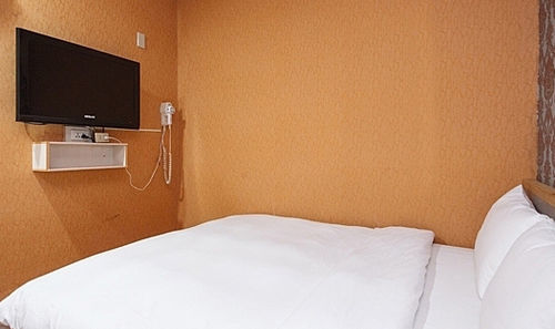 Baoshan Hotel Zhongli Bagian luar foto