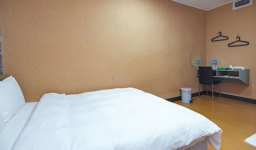 Baoshan Hotel Zhongli Bagian luar foto