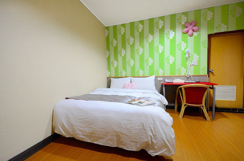 Baoshan Hotel Zhongli Bagian luar foto